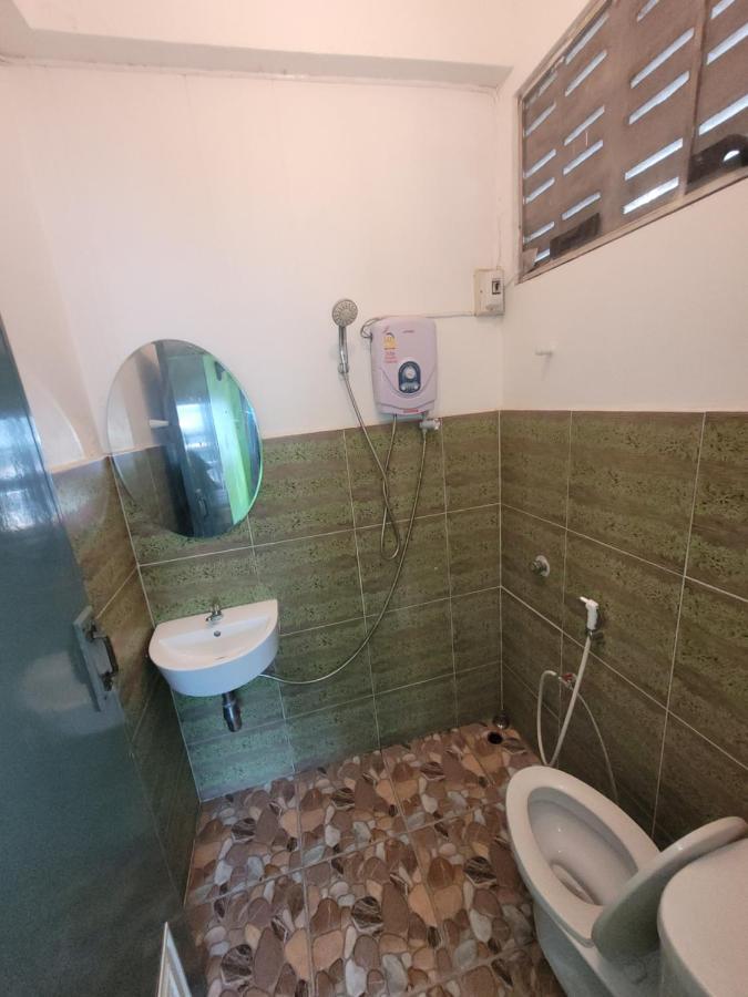 Psiloceye Weed Bar Restaurant & Guesthouse Чиангмай Екстериор снимка
